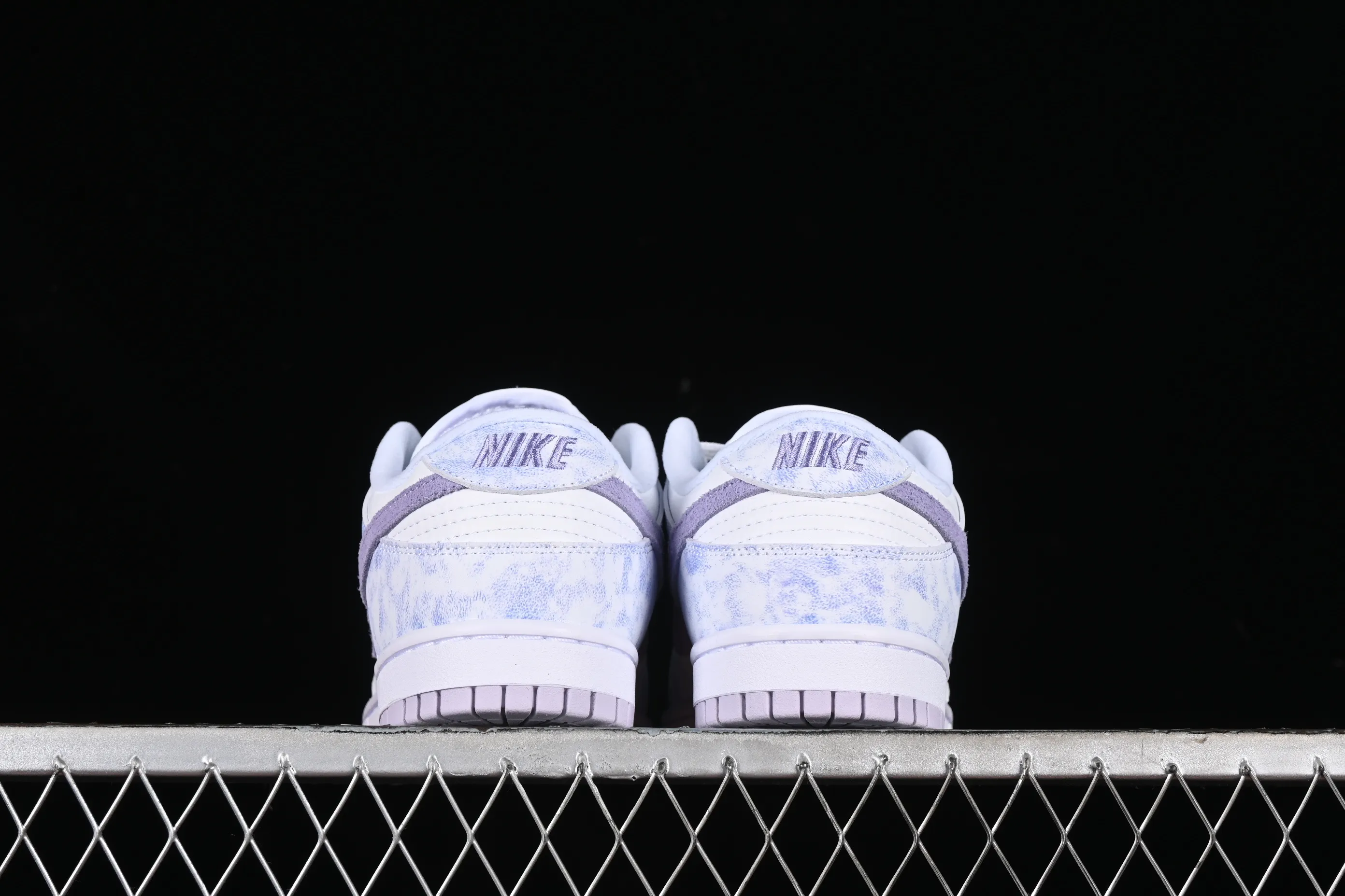 All categories Nk SB Dunk series Nk SB Dunk Low low-top sneakers Nk SB Dunk Low Prm white and light purple color SB smashed backboard fashion casual sneakers DM9467-500